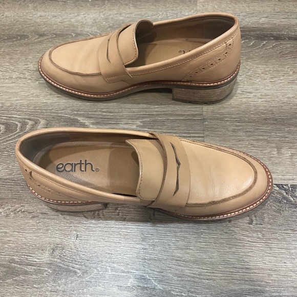 Earth Tan Leather Loafers - Picture 4 of 7